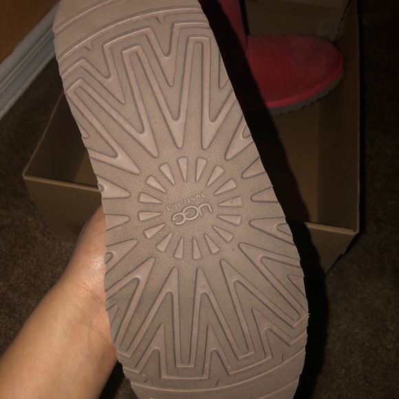 Uggs - Picture 6 of 6